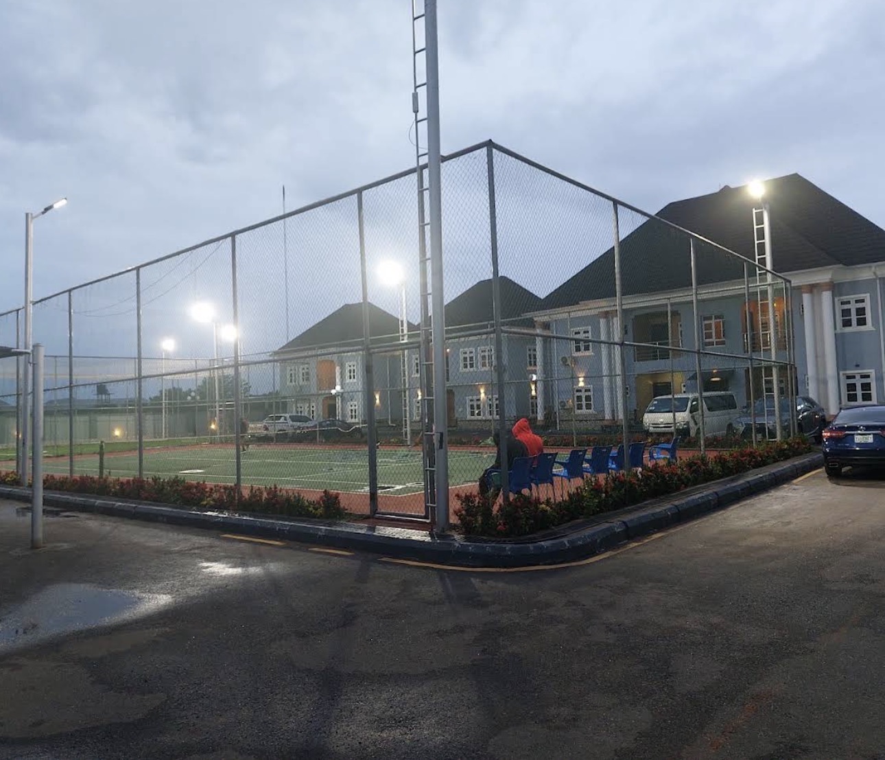 Monaliza Tennis Club seating